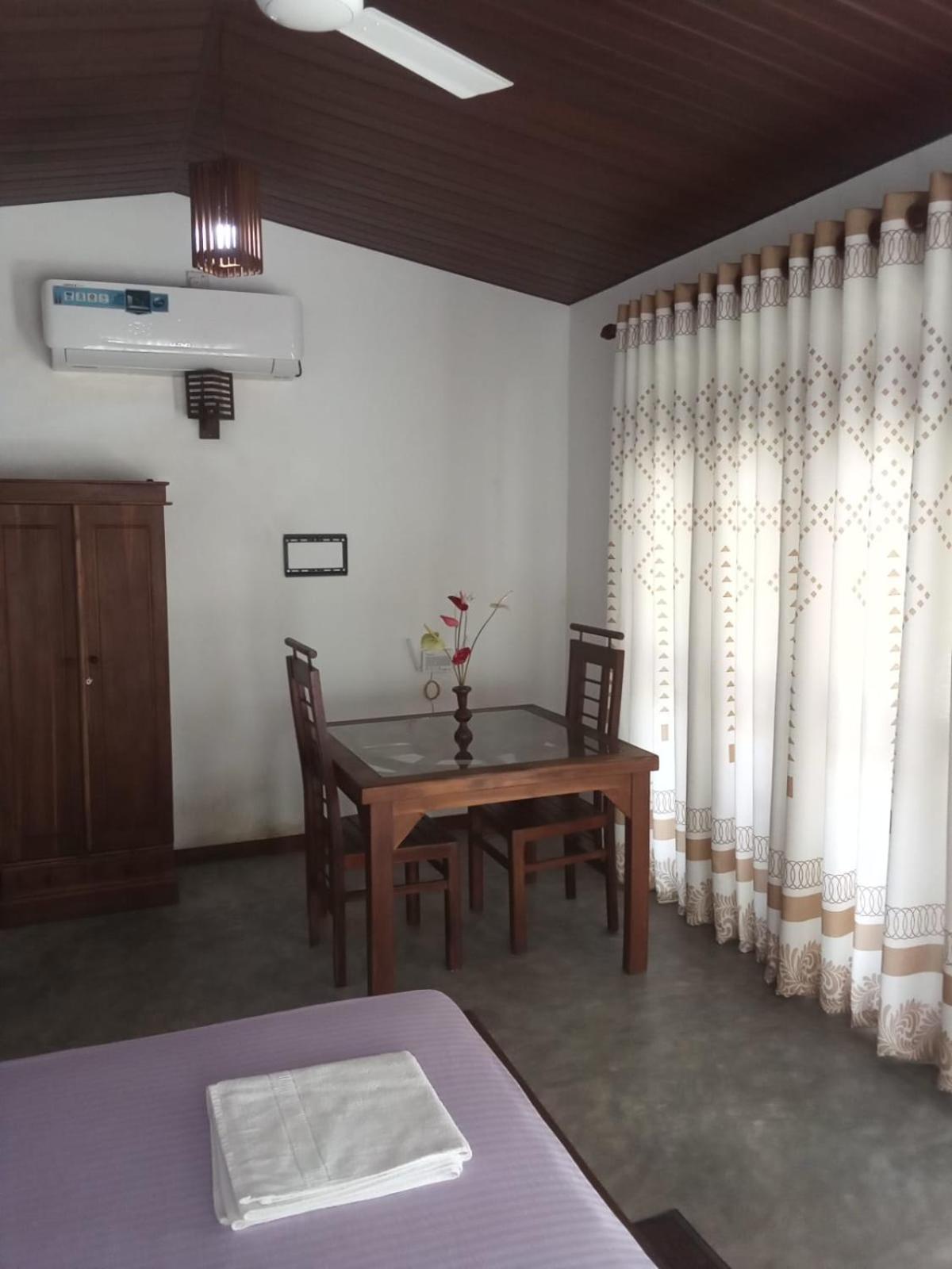 Gold Bubble Villa Unawatuna Dış mekan fotoğraf
